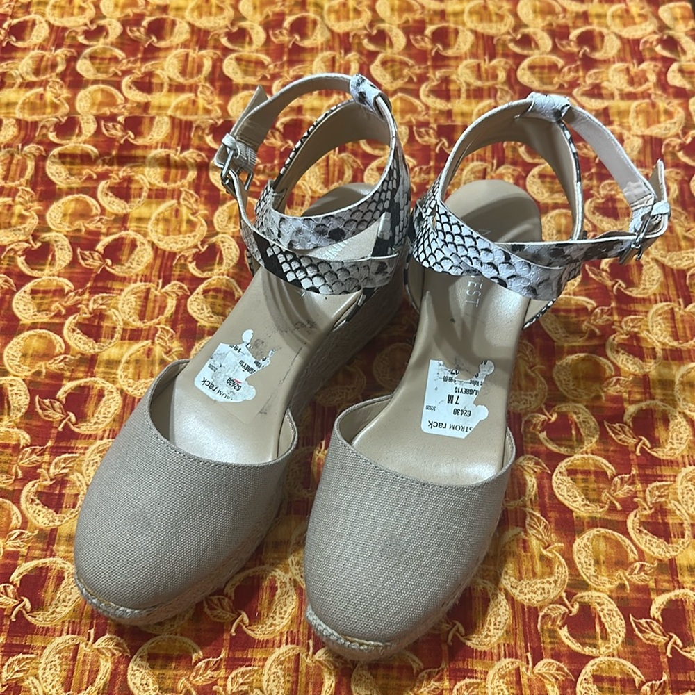 Nine West Women’s Espadrille Wedge Sandals Size 7M